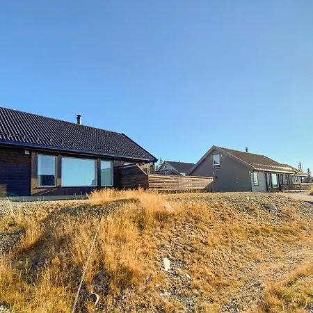 4 Bedroom Cozy In بيت للعطل Sjusjoen